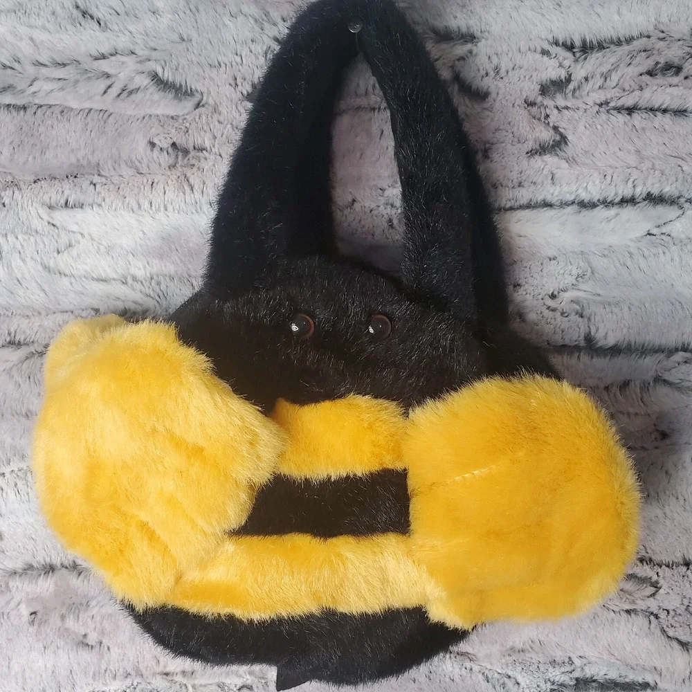 L.T.T. International FUZZY Bumble Bee Plush Purse Yellow Pom Pom Zipper Pull